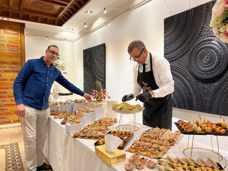Service traiteur Service traiteur — canapés et bouchées pour séminaire ou réception Paris