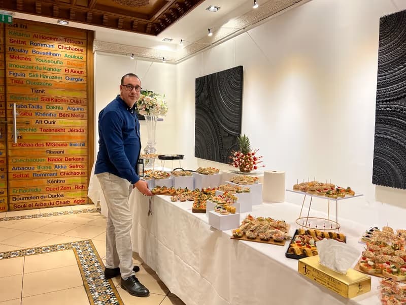Équipe Luxe-Traiteur en service Équipe Luxe-Traiteur — traiteur événementiel et buffet à Paris